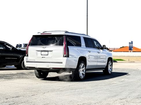 Used 2018 Cadillac Escalade ESV Luxury image 5