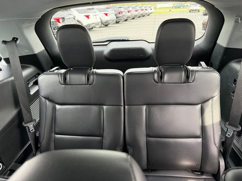 Used 2024 Ford Explorer XLT w/ Equipment Group 202A image 16