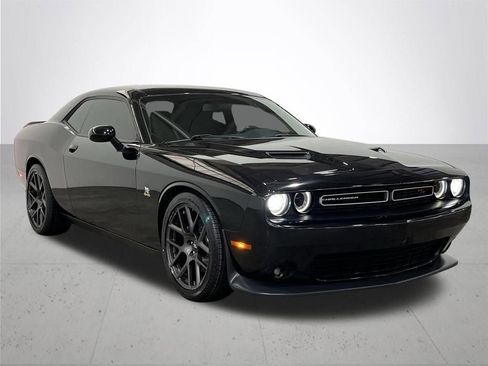 Used 2018 Dodge Challenger R/T Scat Pack w/ Driver Convenience Group RWD image 8
