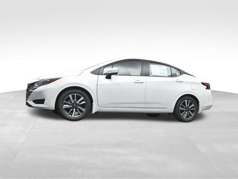 Used 2025 Nissan Versa SV w/ Trunk Package FWD image 11