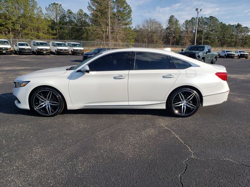 Used 2022 Honda Accord Touring image 6