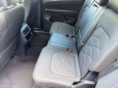 Used 2024 Volkswagen Atlas Cross Sport SE FWD image 22