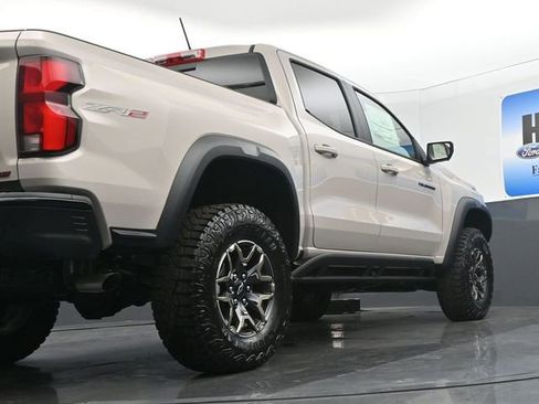 New 2026 Chevrolet Colorado ZR2 w/ Off-Road Front Bumper Package image 19
