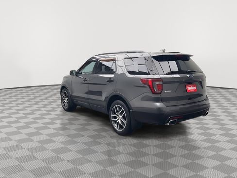 Used 2017 Ford Explorer Sport image 2