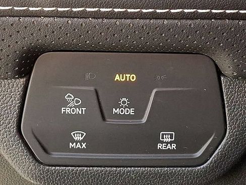 Used 2024 Volkswagen Atlas Cross Sport SE FWD image 24