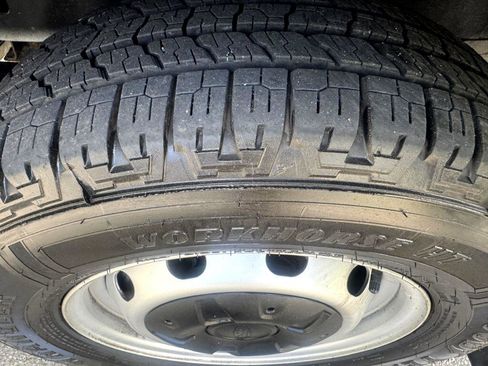 Used 2020 Ford Transit 250 Medium Roof image 17