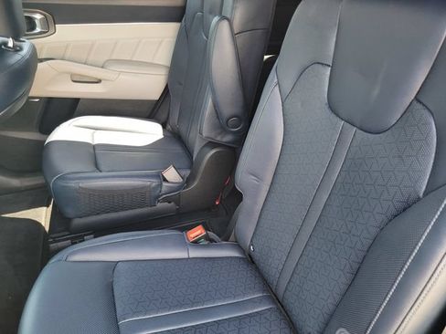 Used 2023 Kia Sorento SX Prestige w/ Panoramic Sunroof Package AWD/4WD image 13