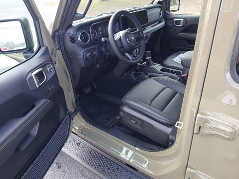 New 2025 Jeep Gladiator Sport image 8