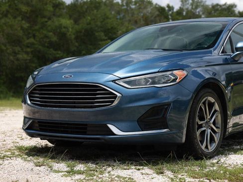 Used 2019 Ford Fusion SEL FWD image 25