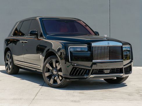 Used 2025 Rolls-Royce Cullinan image 5