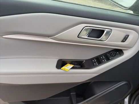 New 2026 Ford Explorer Active w/ Active Comfort Package image 17
