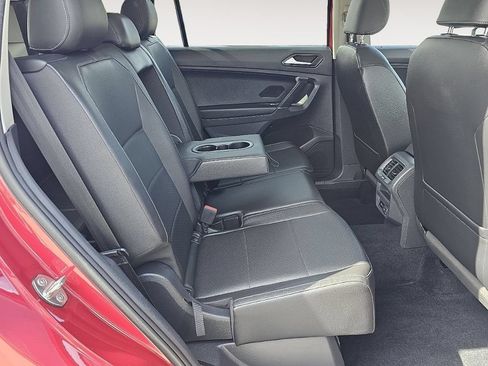Used 2018 Volkswagen Tiguan SEL FWD image 22