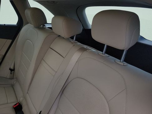 Certified 2022 Mercedes-Benz GLC 300 image 9
