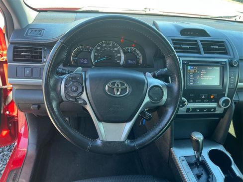 Used 2013 Toyota Camry SE image 16