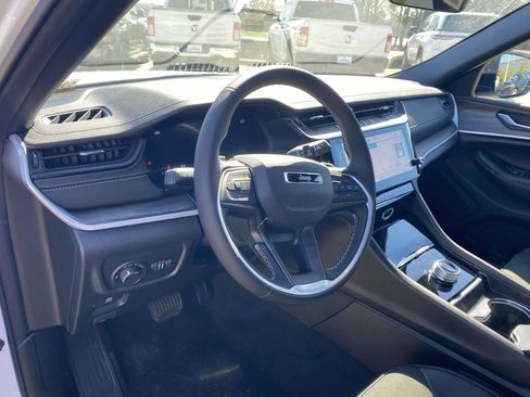 New 2026 Jeep Grand Cherokee Altitude RWD image 16