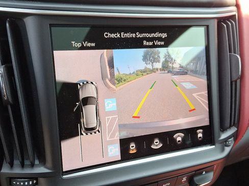 Used 2022 Maserati Levante Modena image 18