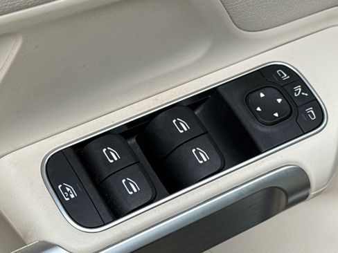 Used 2022 Mercedes-Benz GLB 250 image 20