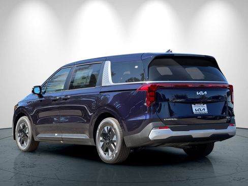 New 2026 Kia Carnival LXS image 6