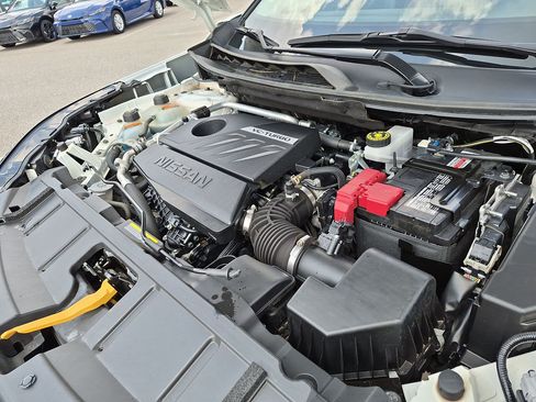 Used 2023 Nissan Rogue S AWD/4WD image 34