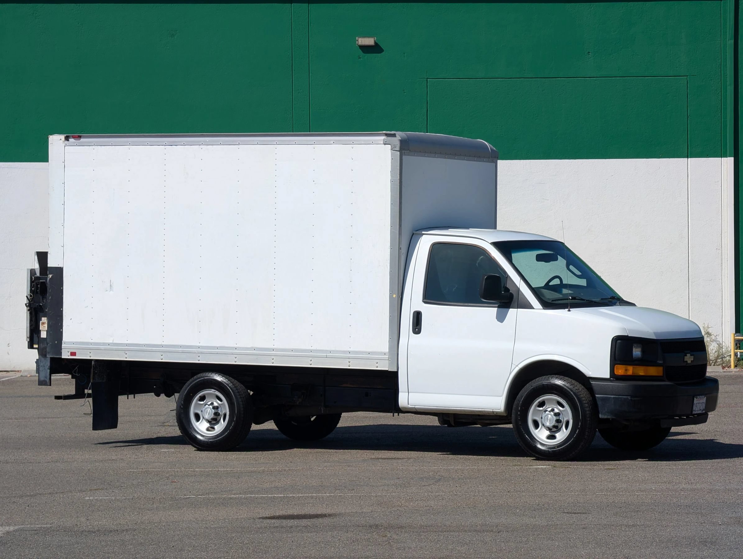 Used 2016 Chevrolet Express 3500 RWD image 1