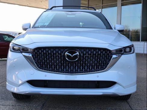 New 2025 MAZDA CX-5 Signature image 8