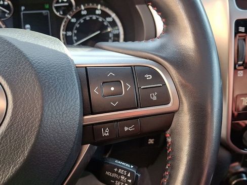 Used 2022 Lexus GX 460 Premium image 25