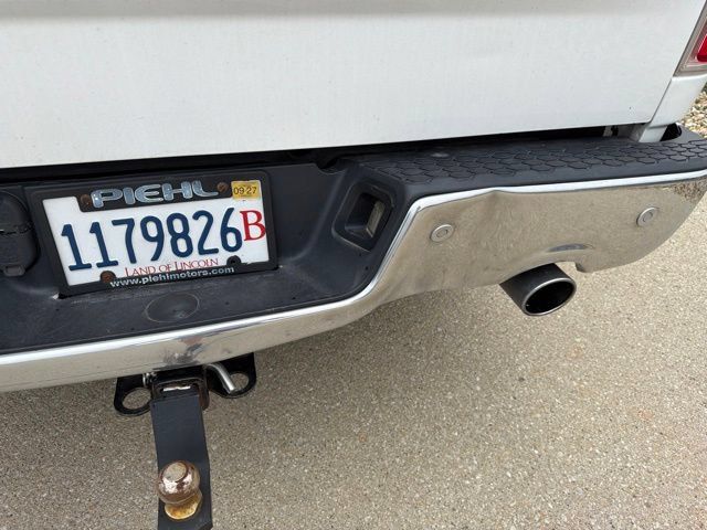 Used 2017 RAM 1500 Laramie w/ Convenience Group AWD/4WD image 7