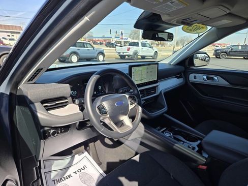 Certified 2025 Ford Explorer Active image 2
