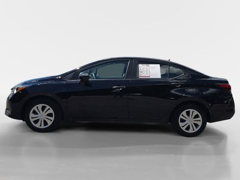 Used 2024 Nissan Versa S image 2