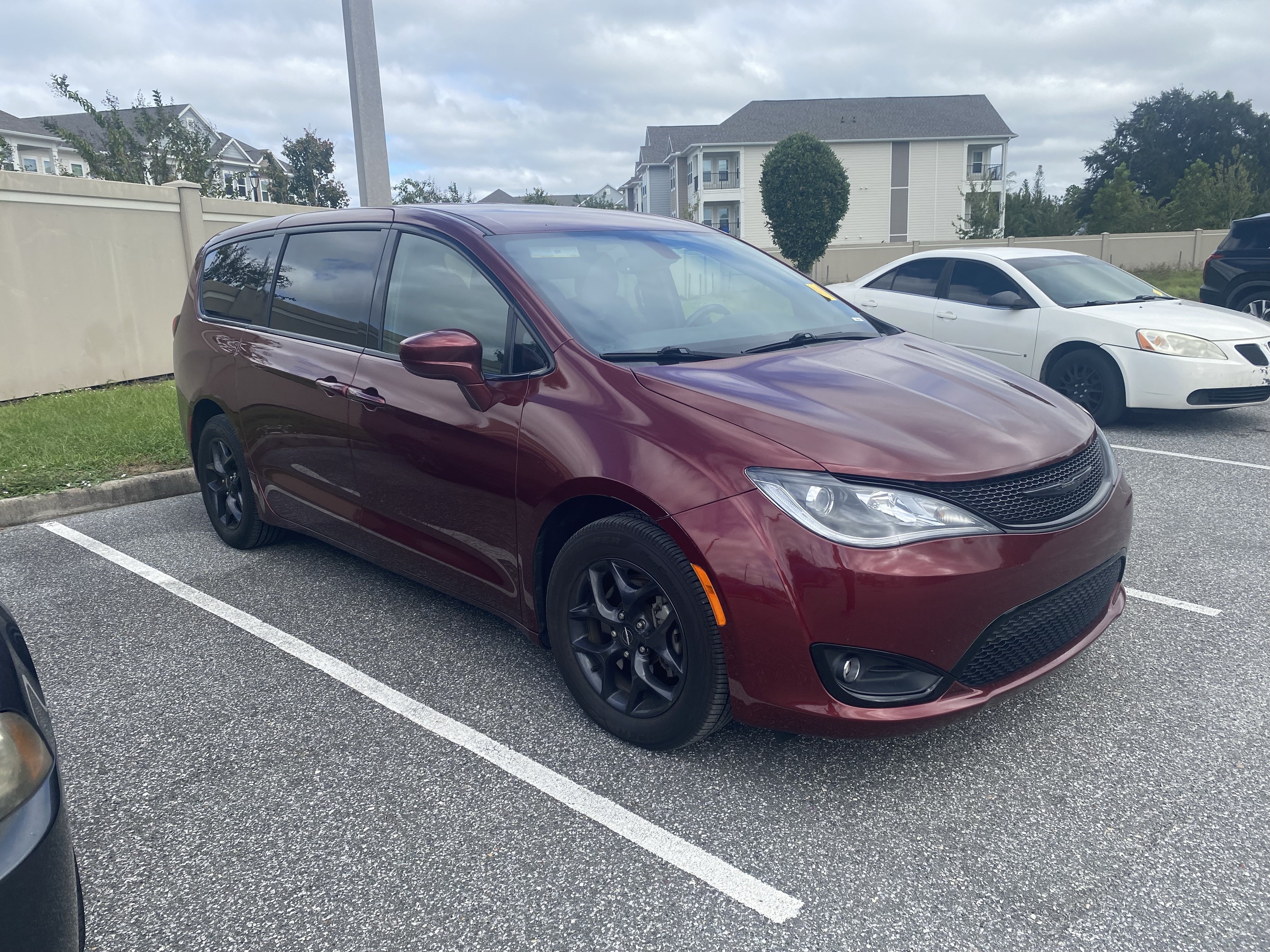 Used 2020 Chrysler Pacifica Touring FWD image 17