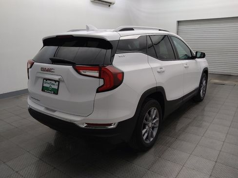 Used 2024 GMC Terrain SLT FWD image 9