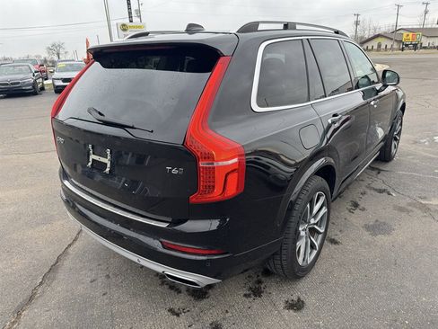 Used 2018 Volvo XC90 T6 Momentum w/ Convenience Package image 3