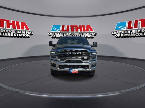 Used 2026 RAM 2500 Tradesman w/ Chrome Appearance Group AWD/4WD image 3