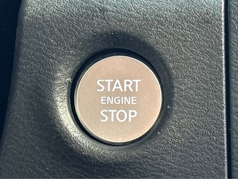 Used 2022 Nissan Frontier SV image 10