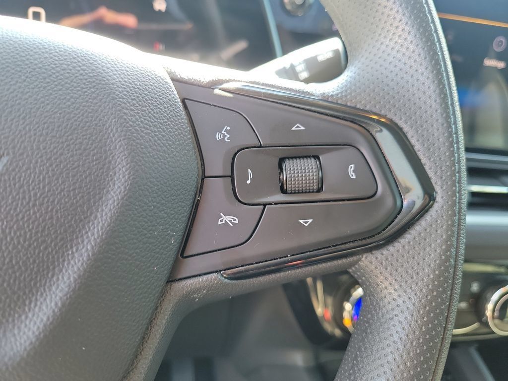 Used 2025 Chevrolet TrailBlazer LT FWD image 29
