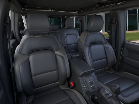 New 2025 Ford Bronco Outer Banks AWD/4WD image 10