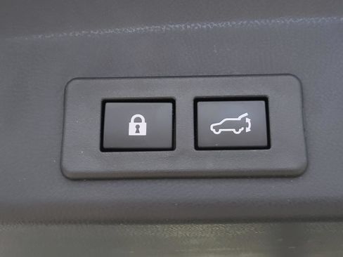 Used 2023 Subaru Ascent Limited AWD/4WD image 11