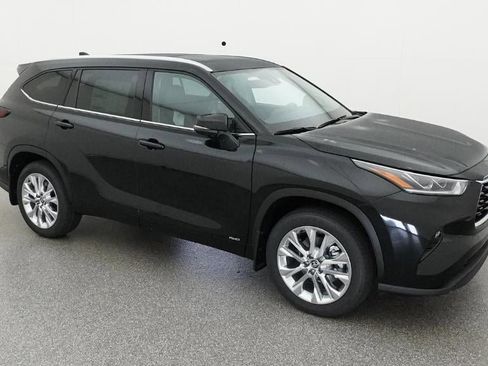 New 2026 Toyota Highlander Limited AWD/4WD image 12