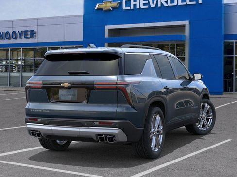 New 2025 Chevrolet Traverse LT w/ Driver Confidence Package image 4