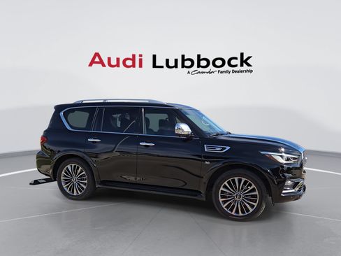 Used 2018 INFINITI QX80 2WD w/ Deluxe Technology Package image 2