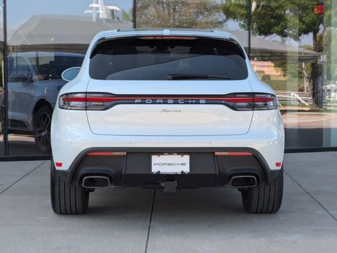 Used 2025 Porsche Macan image 11