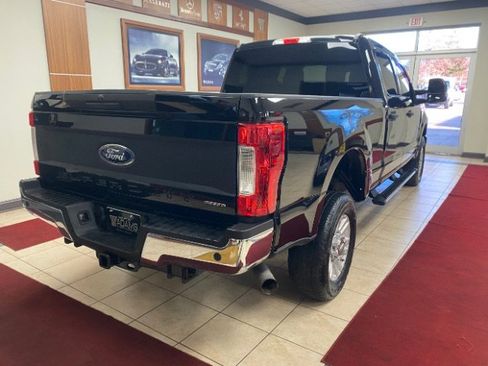Used 2017 Ford F250 XLT w/ XLT Value Package image 3