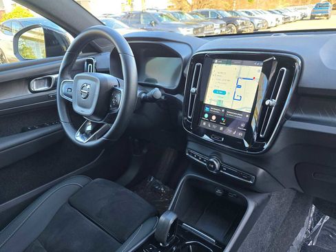 Used 2023 Volvo C40 P8 Recharge Plus image 12