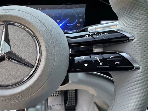 Used 2022 Mercedes-Benz EQS 580 4MATIC Sedan w/ AMG Line Interior image 35