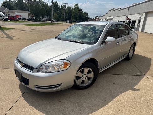 Used 2009 Chevrolet Impala LT w/ Luxury Edition Package FWD image 1