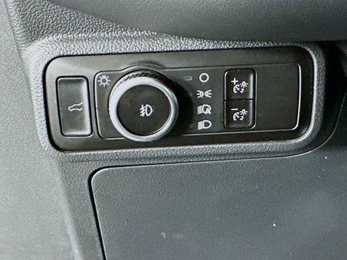 Used 2025 Ford Explorer ST-Line w/ ST-Line Street Pack AWD/4WD image 12