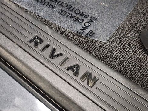 Used 2023 Rivian R1T Adventure image 30