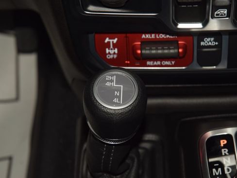 Used 2024 Jeep Wrangler Unlimited Sport AWD/4WD image 34