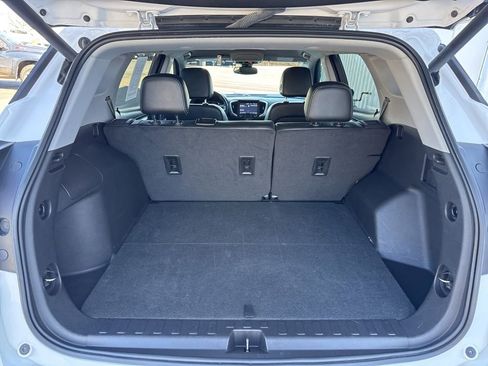 Used 2023 GMC Terrain SLT image 36