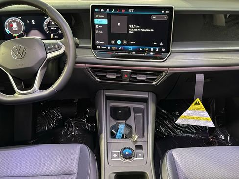 New 2026 Volkswagen Tiguan SE image 12